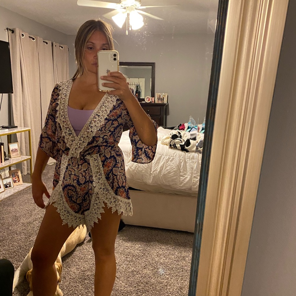 F R E E - paisley and white lace romper - Picture 2 of 9